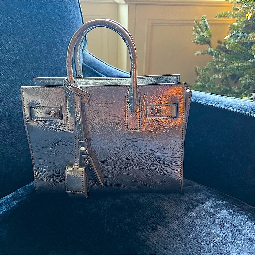 SAINT LAURENT LEATHER SAC DE JOUR! PRISTINE! SILVER CRACKLED LEATHER! WORN ONCE! - Picture 7 of 13